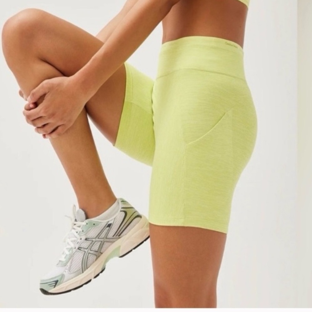 Outdoor Voices Thrive Bike Shorts Neon Yellow Green XXS